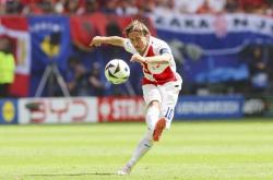 开云体育-欧洲俱乐部杯赛激烈角逐，球员们拼尽全力！的简单介绍