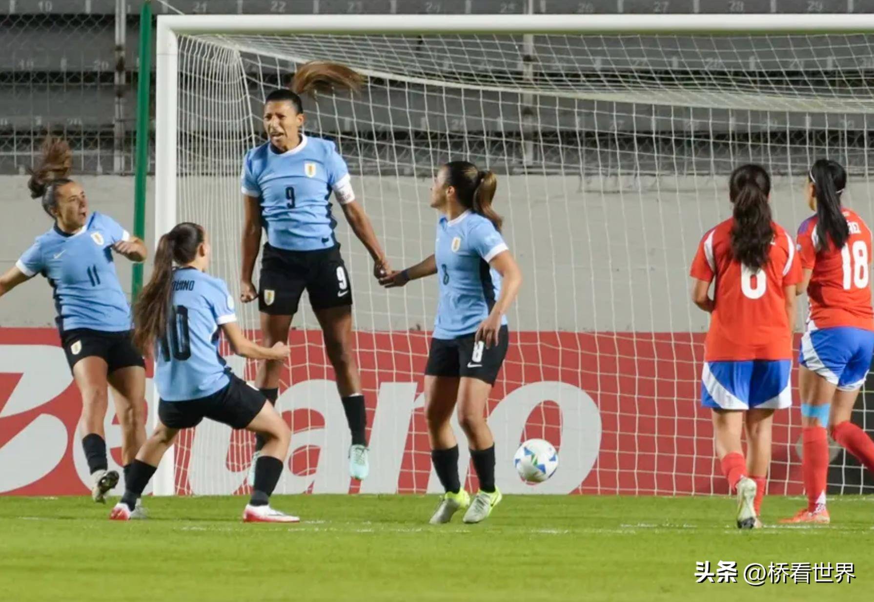 美国女足压倒日本,晋级美洲杯四强 美国女足压倒日本,晋级美洲杯四强