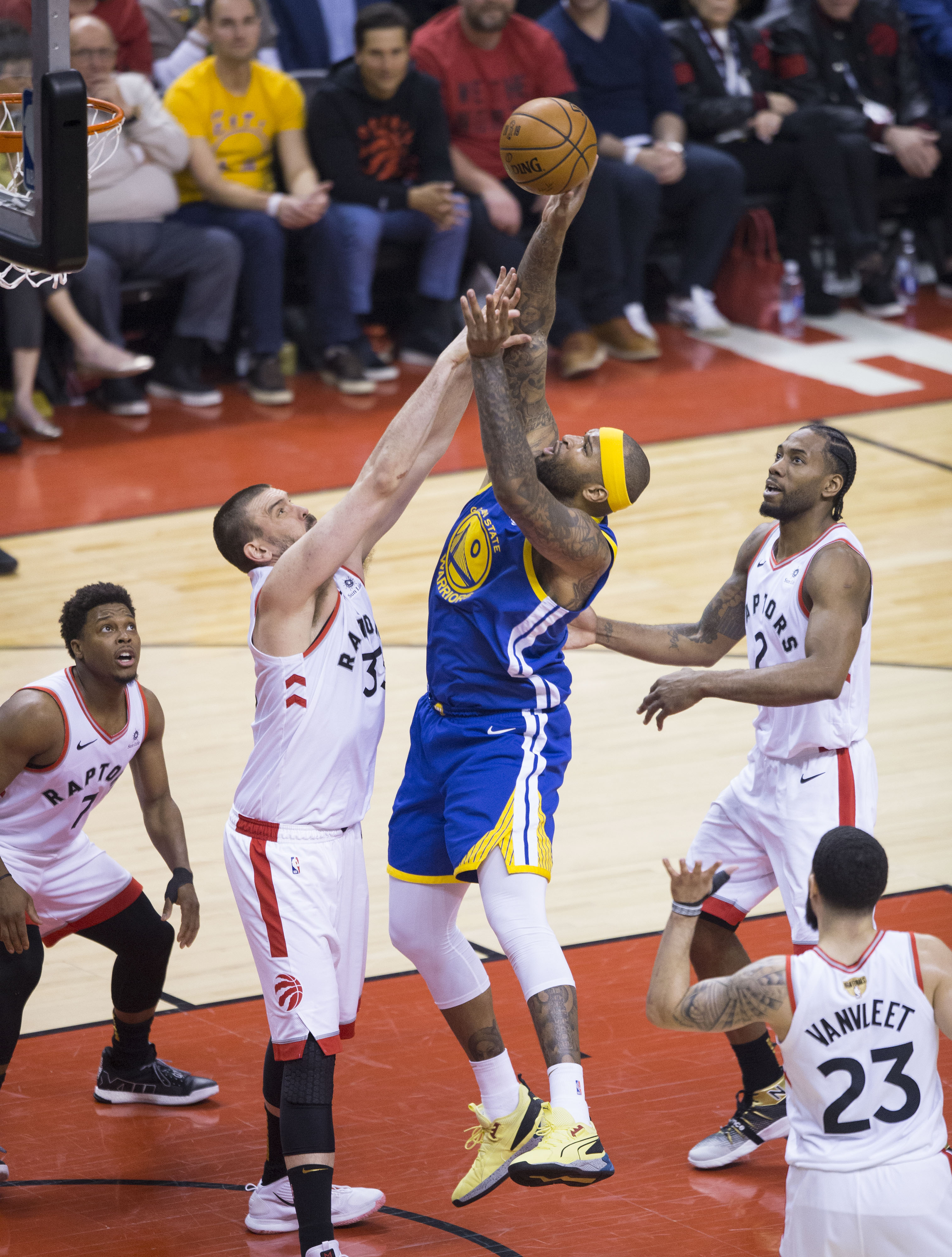 NBA总决赛打响，勇士和猛龙的碰撞令人期待