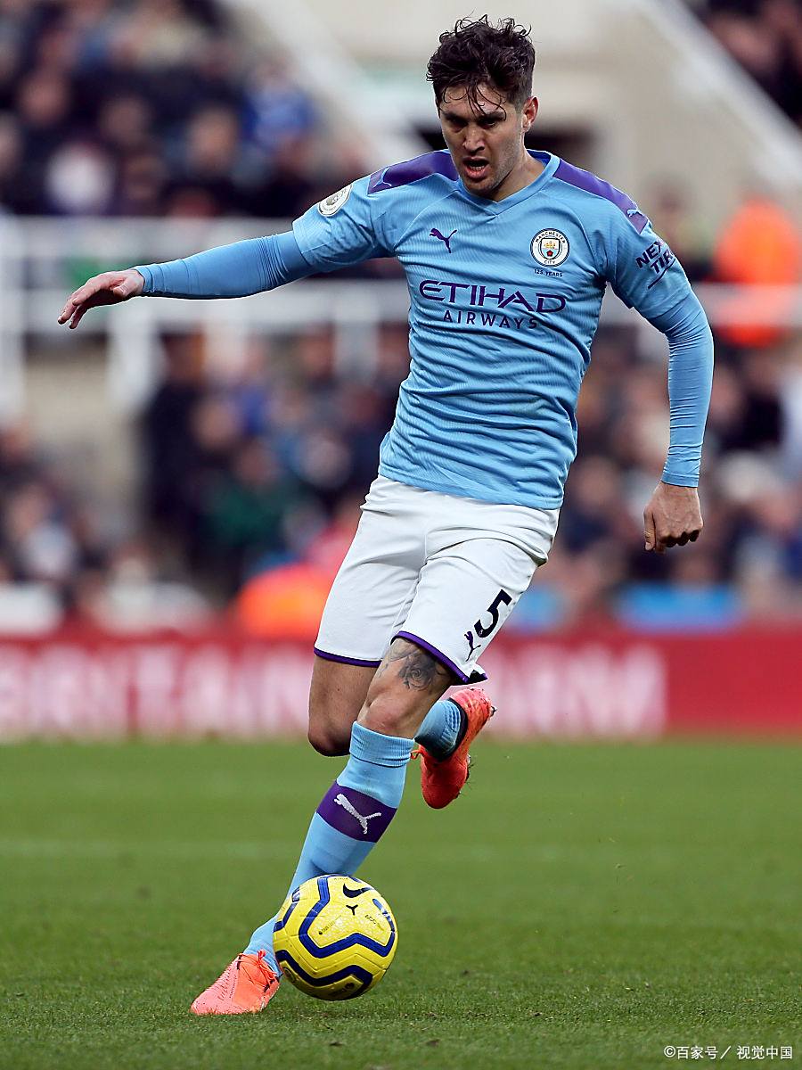 曼城与莱斯特城的比赛引发激烈争议