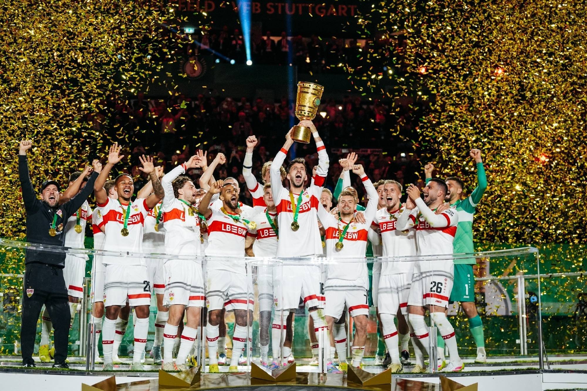 欧洲俱乐部杯赛激烈角逐,球员们拼尽全力!的简单介绍 欧洲俱乐部杯赛激烈角逐,球员们拼尽全力!的简单介绍