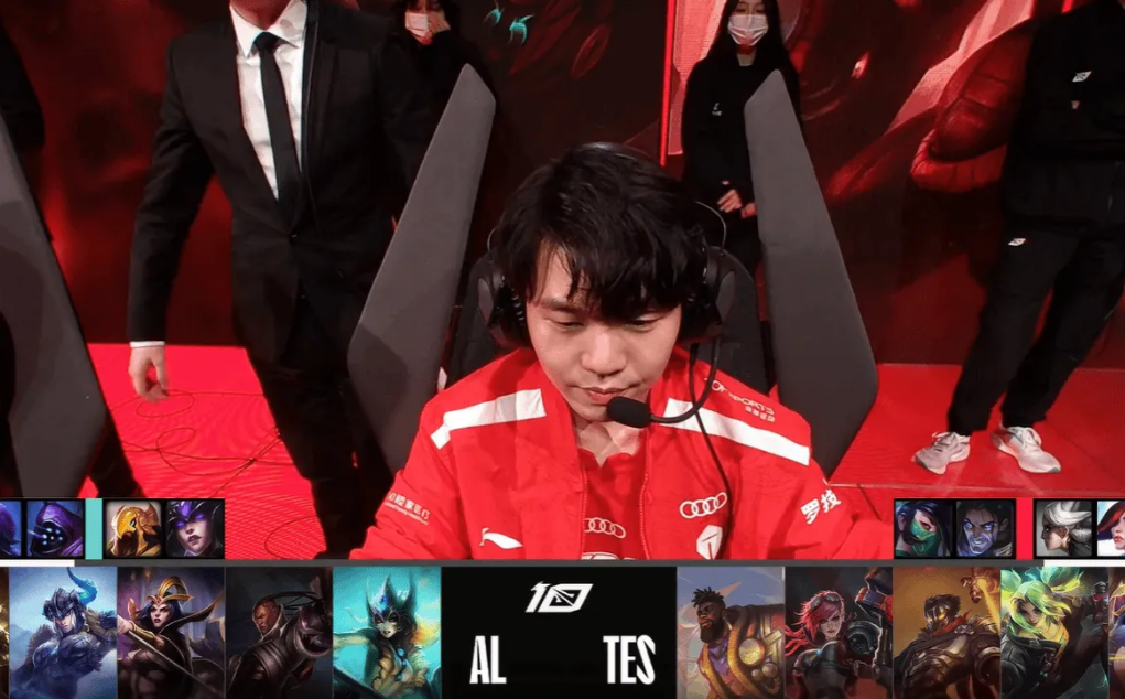 BRO绝杀HLE，JackeyLove拿下关键大龙激烈交锋成都决赛之夜，锁定晋级资格的简单介绍