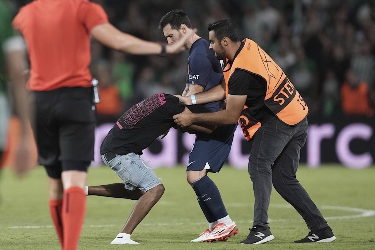 关于日本羽毛球队血洗法国羽毛球队,陶菲克打破历史纪录的信息 关于日本羽毛球队血洗法国羽毛球队,陶菲克打破历史纪录的信息