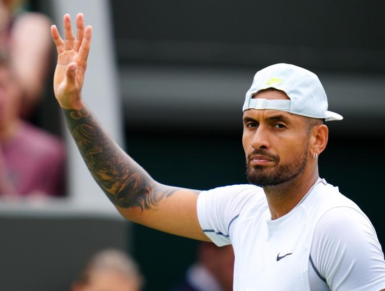 美国网球队险胜日本网球队，克耶高斯高光表现的简单介绍